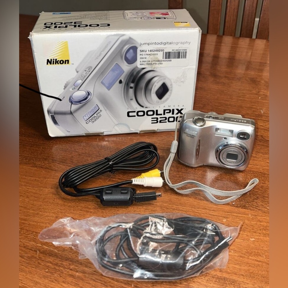 Nikon Coolpix 3200 Digital Camera – Silver – In Box w/ AV Cords